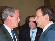 Bush y Zapatero se saludan en la ONU